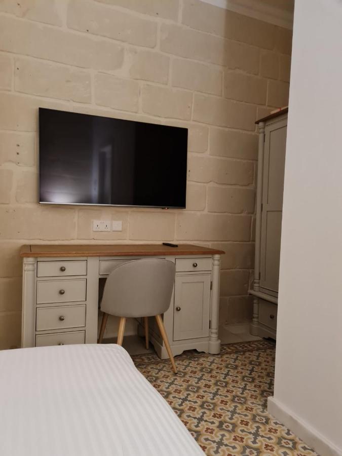Typical Maltese Maisonette In St.Julians Saint Julian's Exterior photo